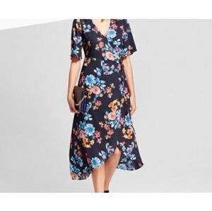 ✨ Eclair Floral Wrap Dress✨